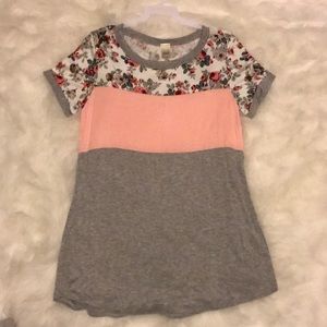 Floral/blush/gray color block t shirt